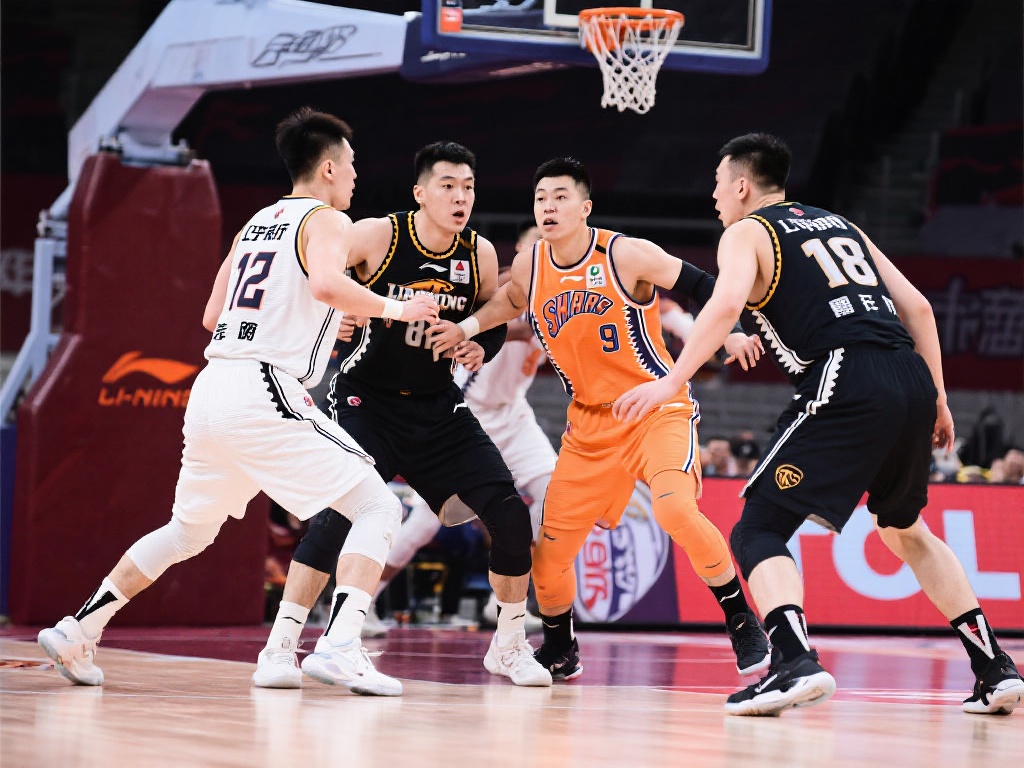 辽宁对阵山东半场耗时72分钟,双方犯规总数高达33次 此外,双方球队在战术上的强硬防守也加剧了